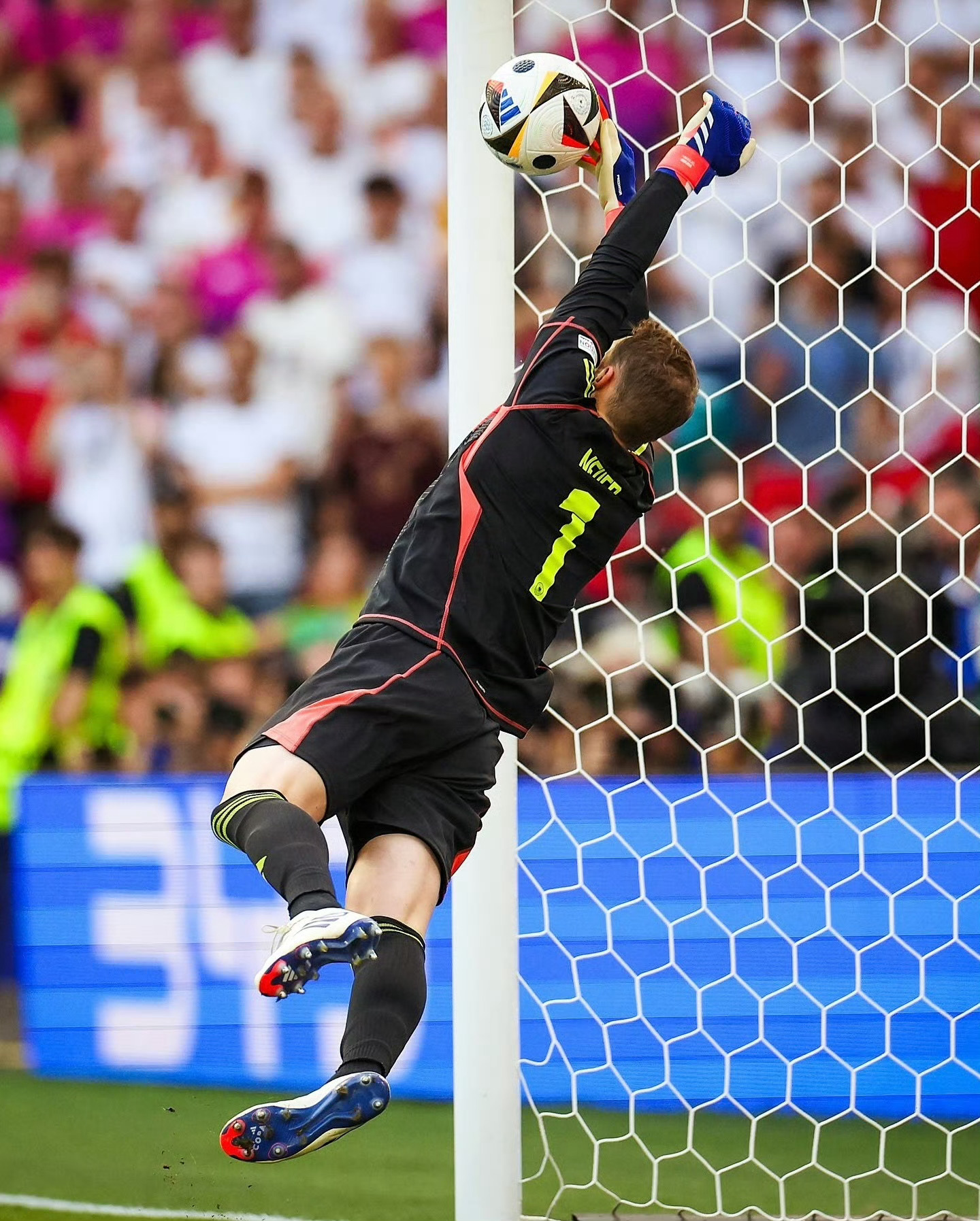 包含瑞士队集结备战欧洲杯,实力被看好的词条 包含瑞士队集结备战欧洲杯,实力被看好的词条