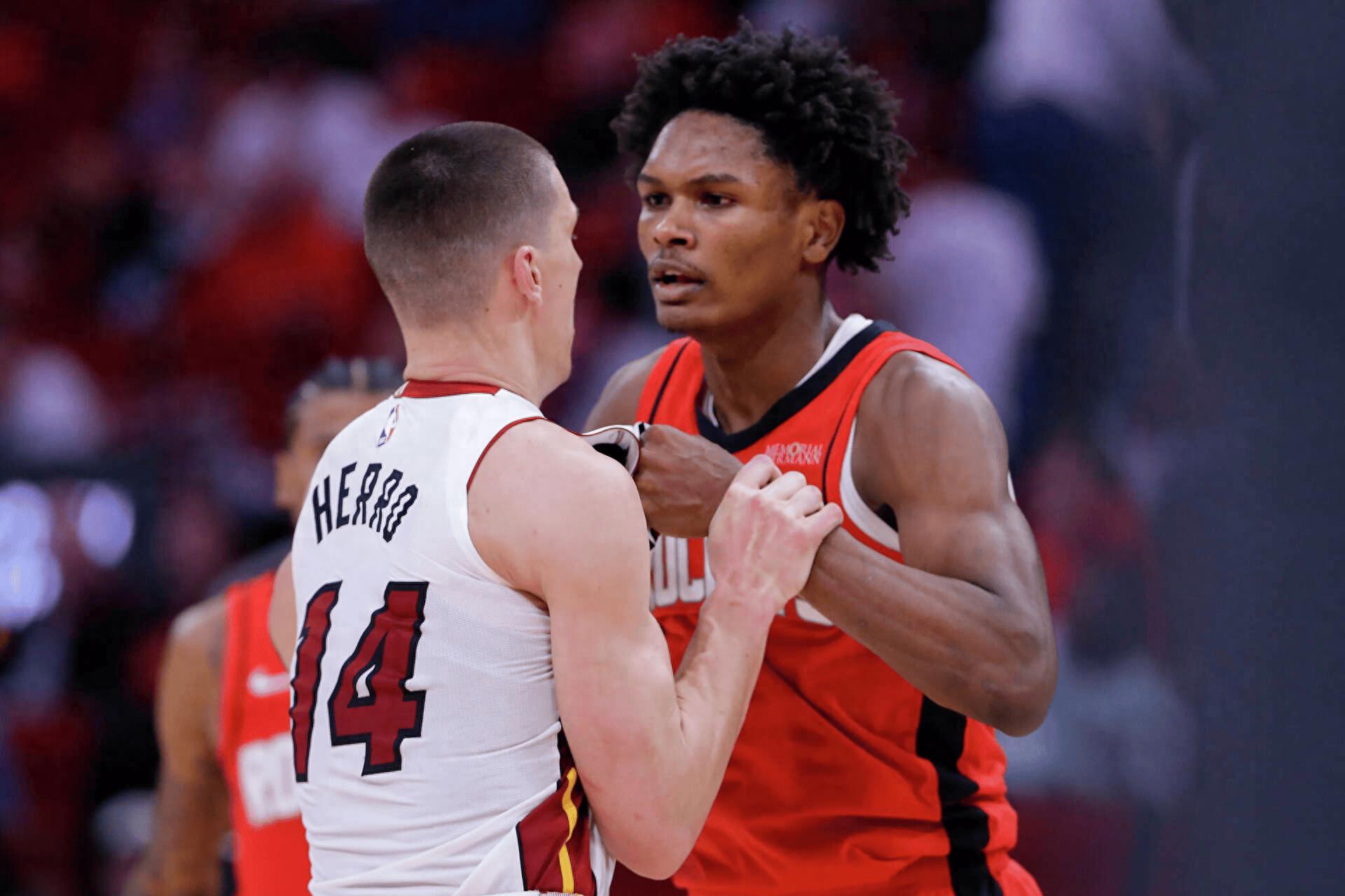 焦点大战:NBA上演巅峰碰撞 焦点大战:NBA上演巅峰碰撞